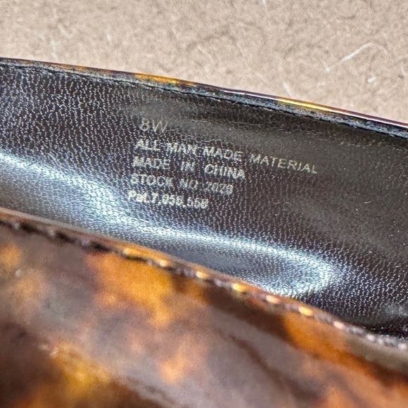 CATO, WOMENS SLIDE-ON, PEEP TOE HEELS. MAN-MADE PATENT LEATHER. SIZE 8W - Picture 10 of 10